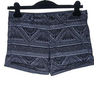 American Eagle Outfitters women's black,white design Midi Shorts size 4